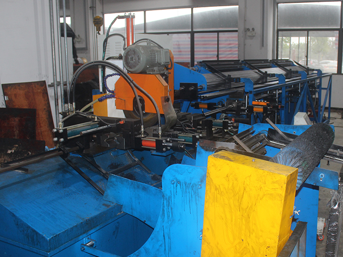 川井-自動切管機