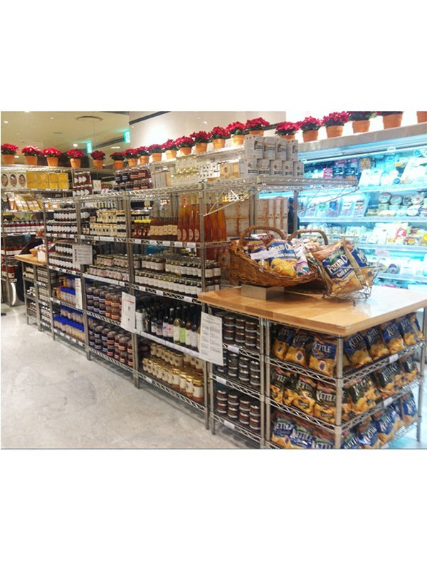 超市罐頭食品專區展示架